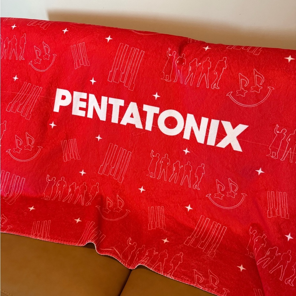 NWOT Pentatonix VIP Fan Throw Blanket, Mink & Sherpa